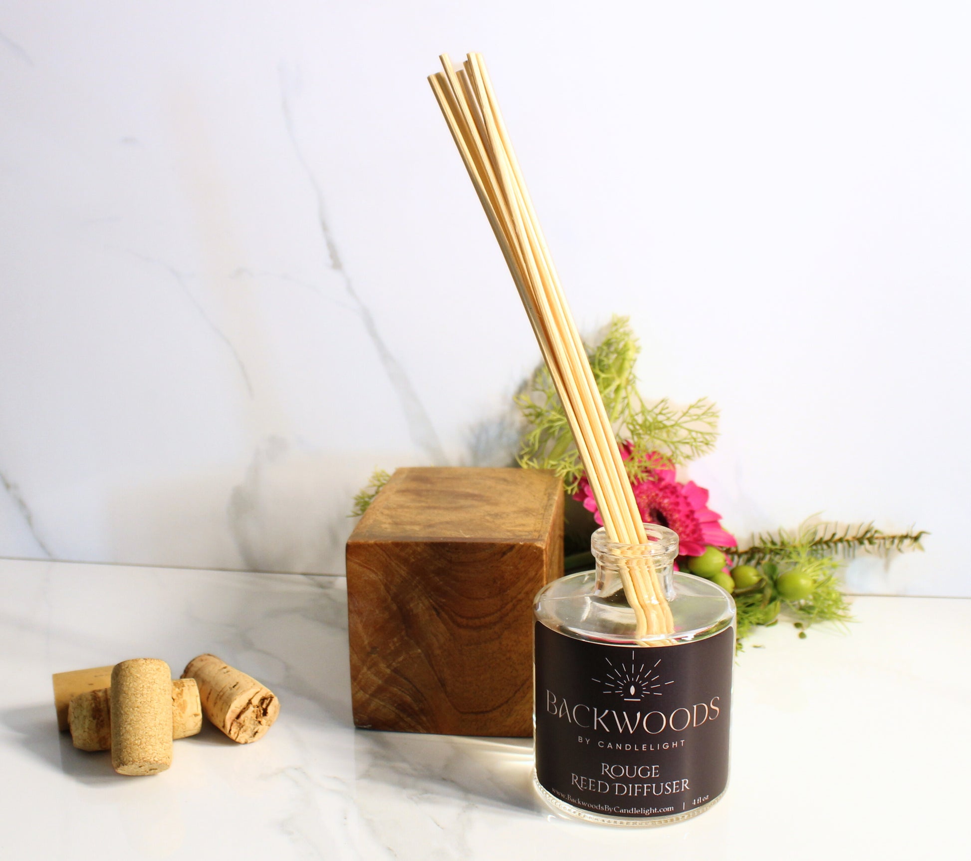 Non-toxic reed diffuser, natural reed diffuser sticks, white background. Rouge reed diffuser.